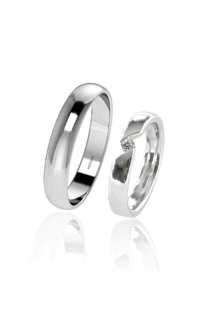 Gold Round Brilliant Rings