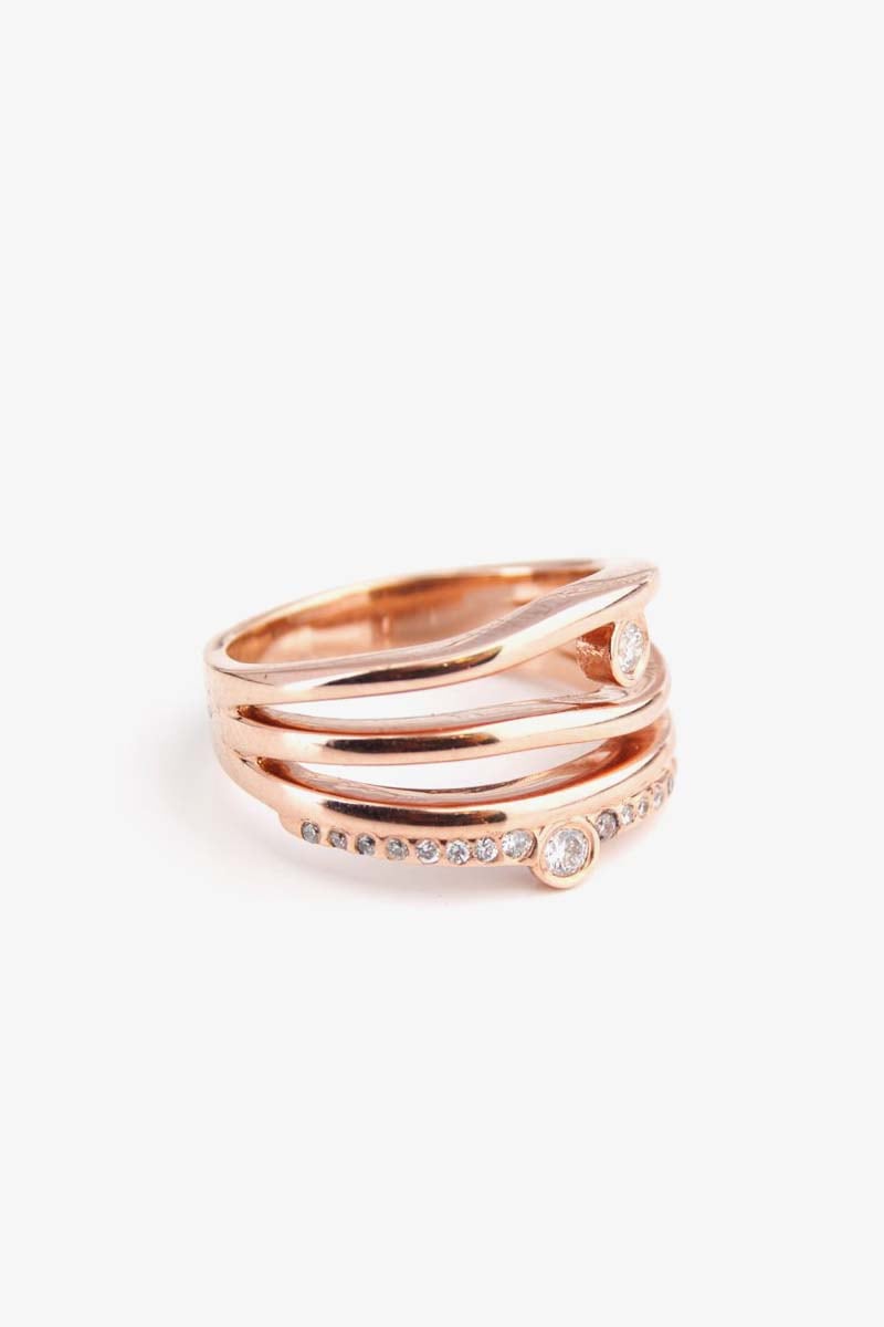 Shiny Waves engagement ring